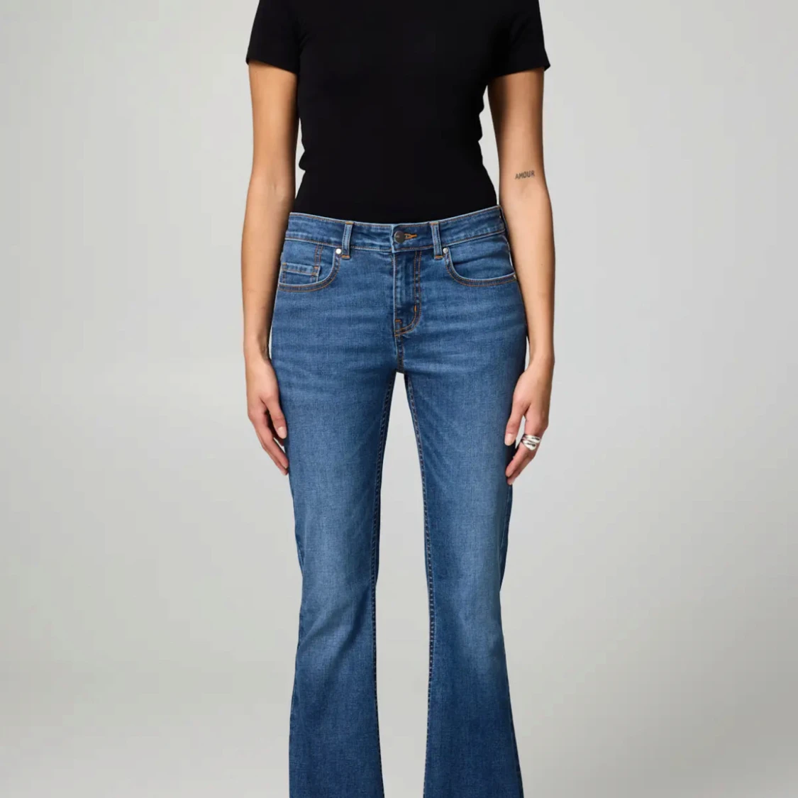 Blå bootcut jeans från bik bok använda 1 gång  - 1