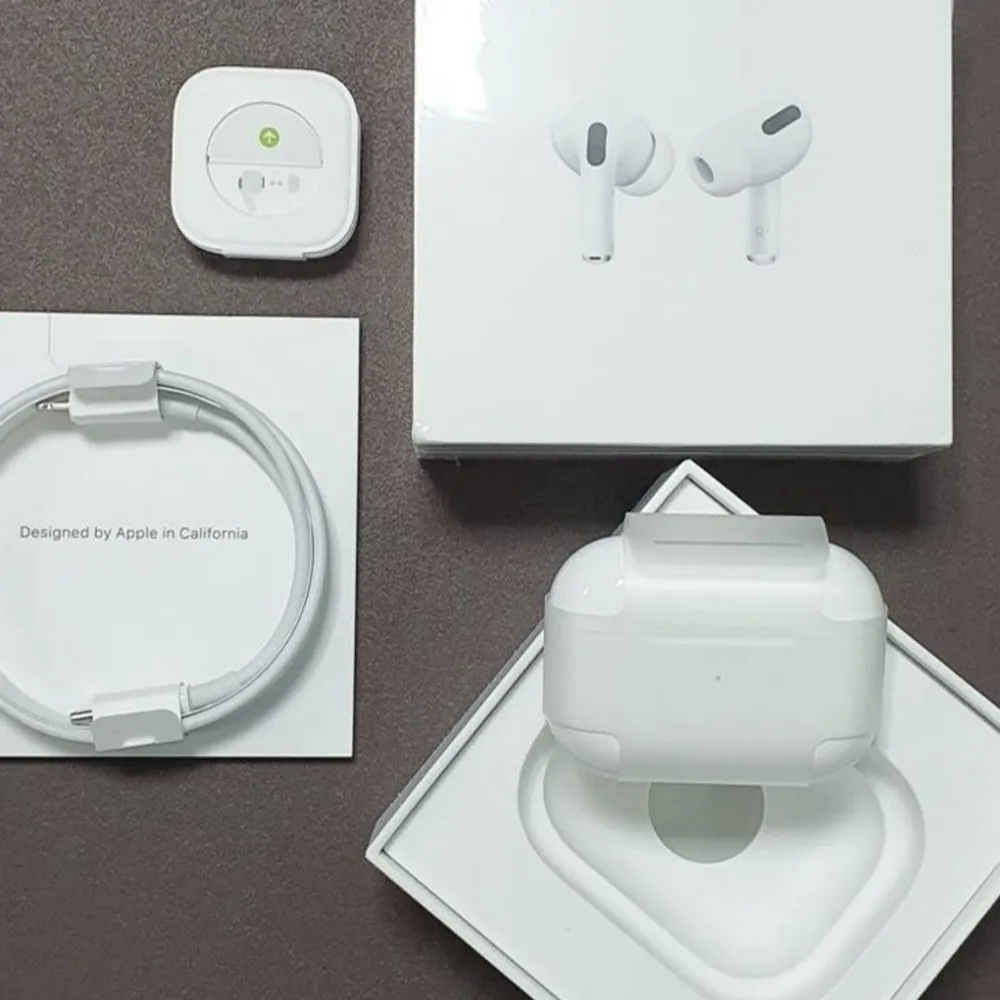 **AirPod Pro Gen 2 â Samma prestanda till ett oslagbart pris! đ§âš** đč **Fantastisk ljudkvalitet & aktiv brusreducering** för en uppslukande lyssningsupplevelse. đč **Perfekt passform & komfort** â designad för att sitta bekvĂ€mt hela dagen. đč **LĂ„ng batteritid** â upp till **6 timmar** pĂ„ en enda laddning. đ° **Ordinarie pris: 2299 kr â NU ENDAST 699 kr!** đ„ â
Samma prestanda & design som originalet â till en brĂ„kdel av priset! đ© **Skynda dig â lagret Ă€r begrĂ€nsat!** . Asusteet.