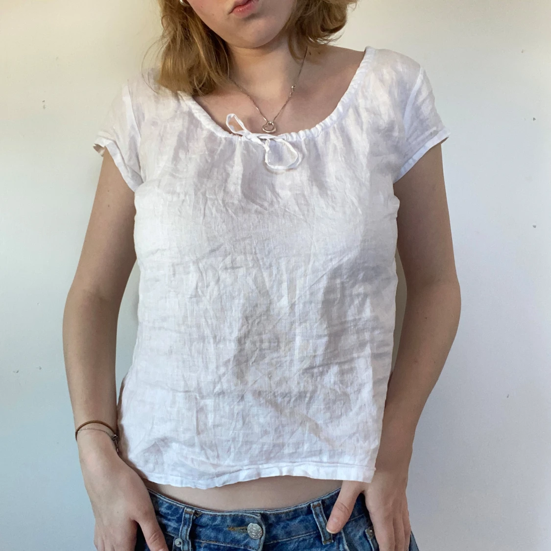 Vit linnetopp med knyt  - 1