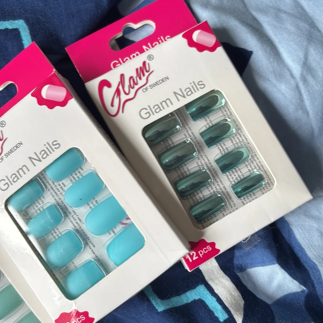 Falska naglar i olika blå och gröna nyanser - 2