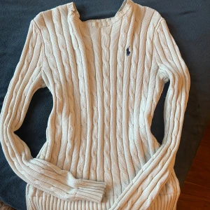 Ralph lauren tröja  - Ralph lauren tröja som är väl omhändertagen och mycket omtyckt. Tröjan får tyvärr ingen användning längre