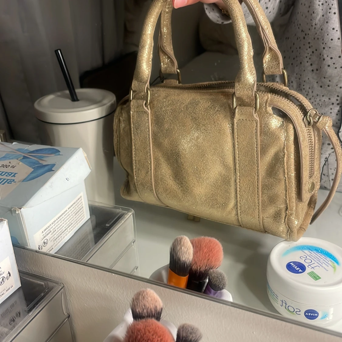 Guld väska  - 2
