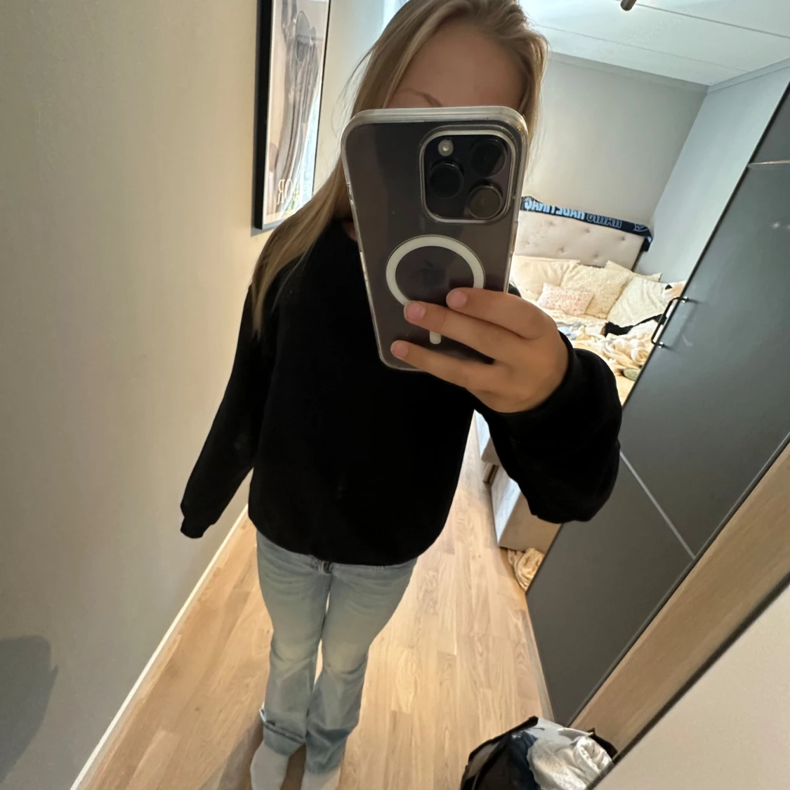 Svart sweatshirt med stjärnor Gina Tricot