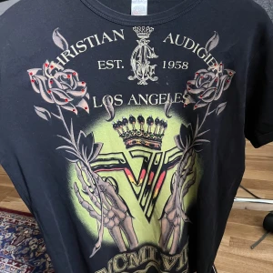 Svart Ed Hardy/Christian Audigier t-shirt - Svart Ed Hardy/Christian Audigier t-shirt i bra skick. 