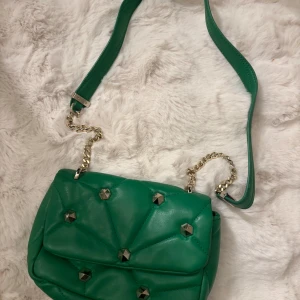 Nitväska  - Kommer ej till användning 