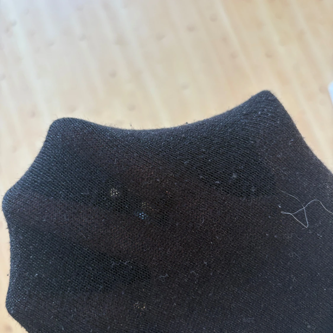 Svart stickad kortärmad tröja - 2