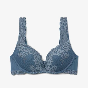 Intimissimi bh - Hej! Säljer denna super fina bhn från Intimissimi. Säljer då den tyvärr inte riktigt passar mig. Push up modellen. Ny utan prislapp, endast testad 🤍