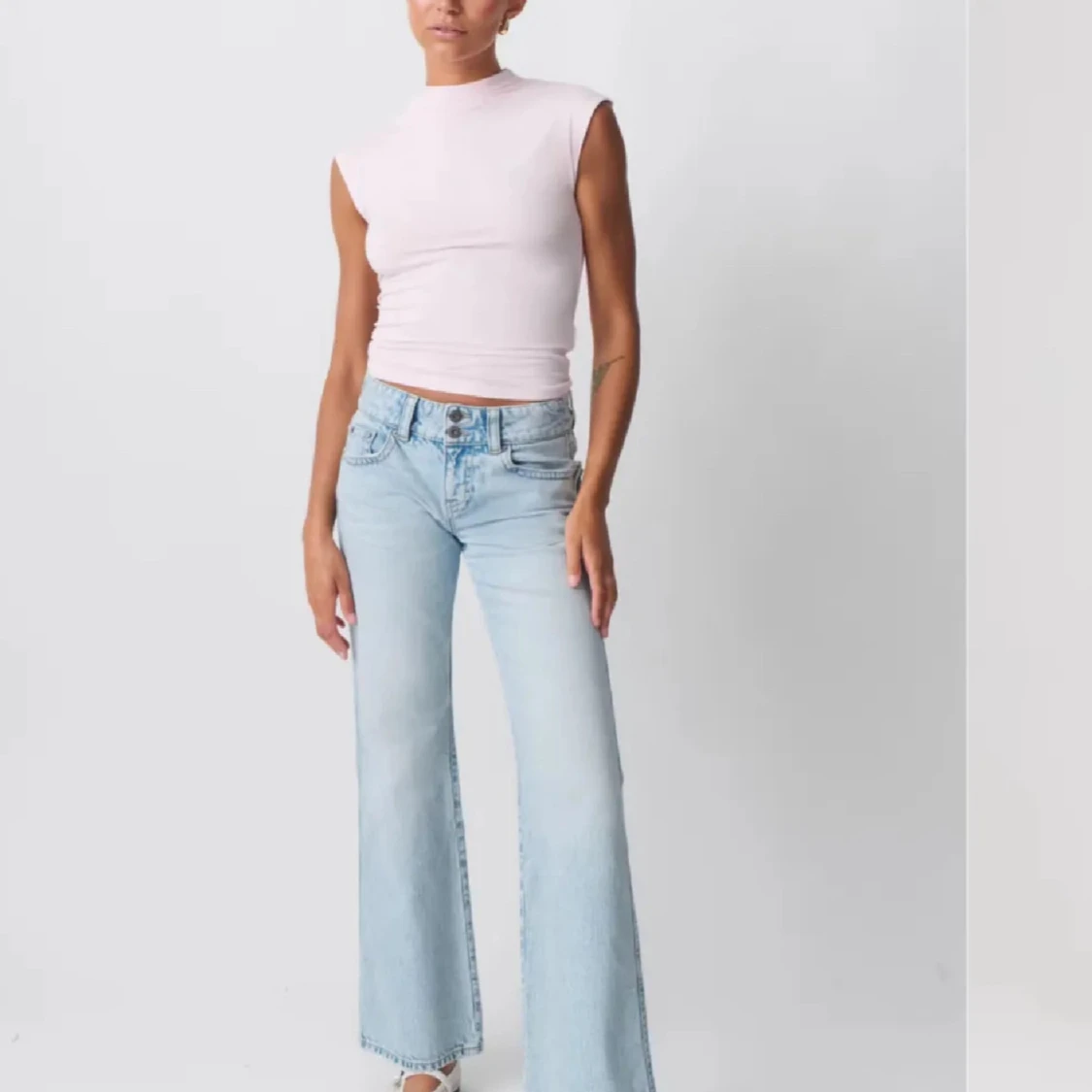 Lågmidjade y2k jeans från gina 