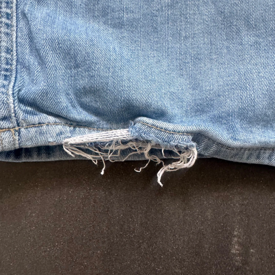 Ljusblåa lågmidjade jeans - 4