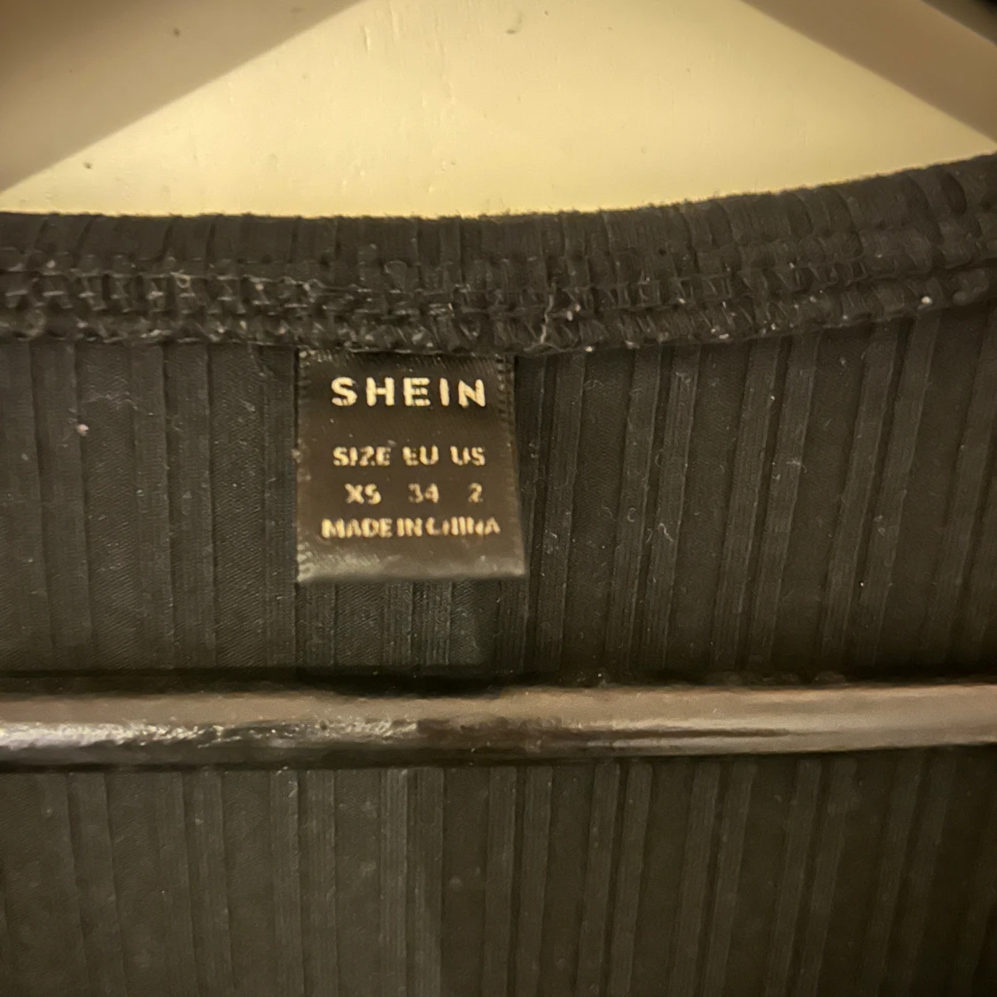 Svart långärmad tröja  - 3