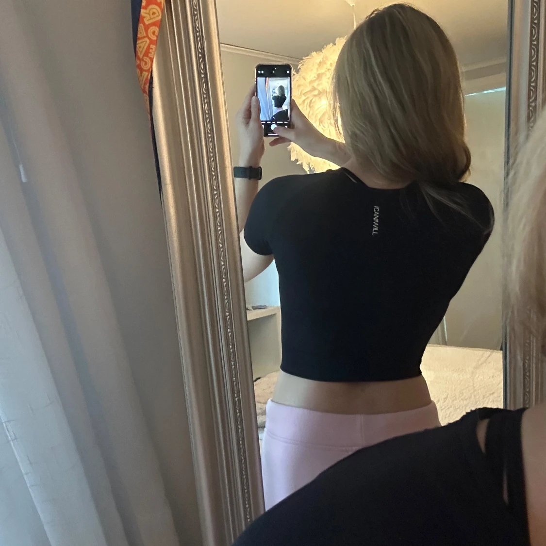 Svart croppad topp från ICANIWILL - 2