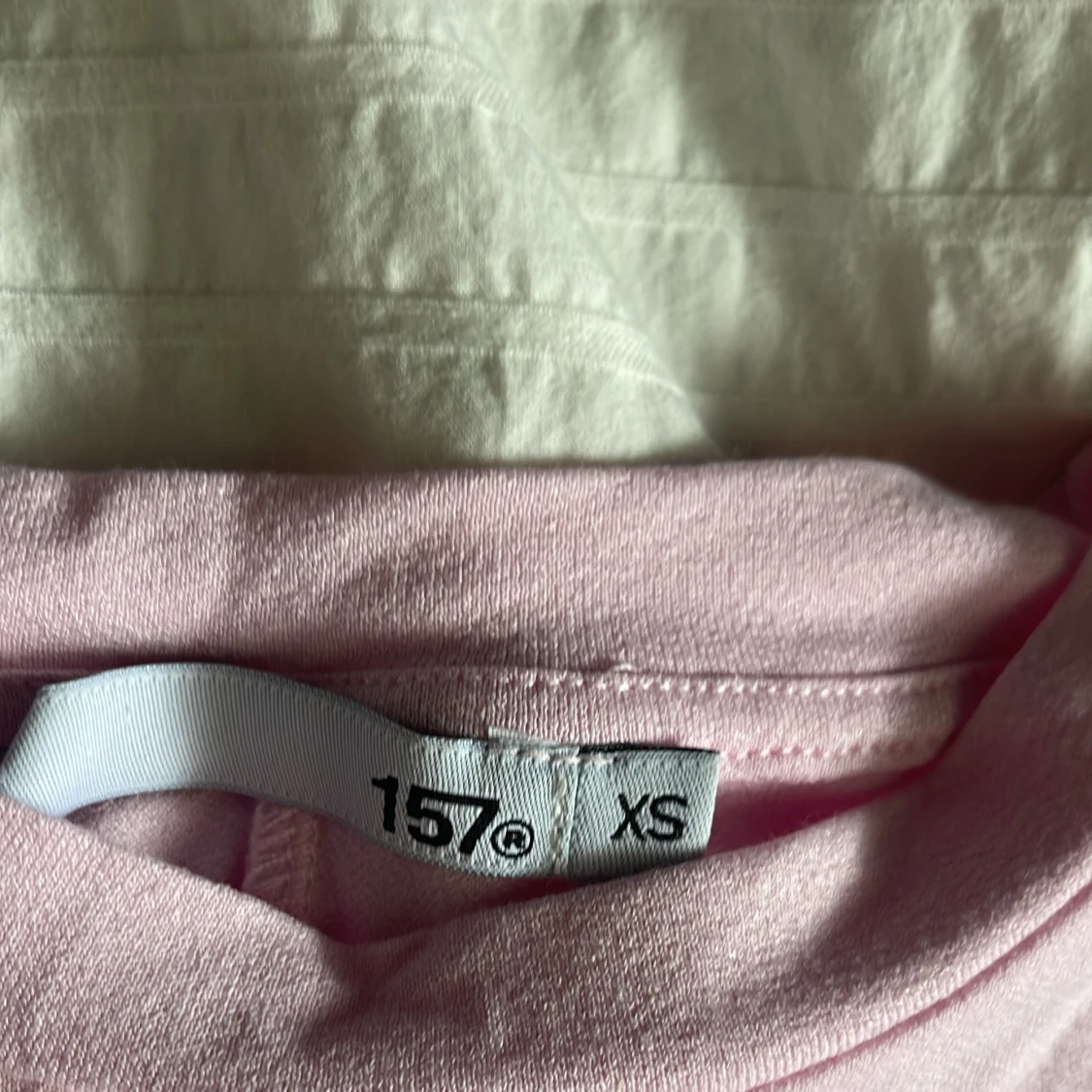 Ljusrosa t-shirt från 157 XS - 1