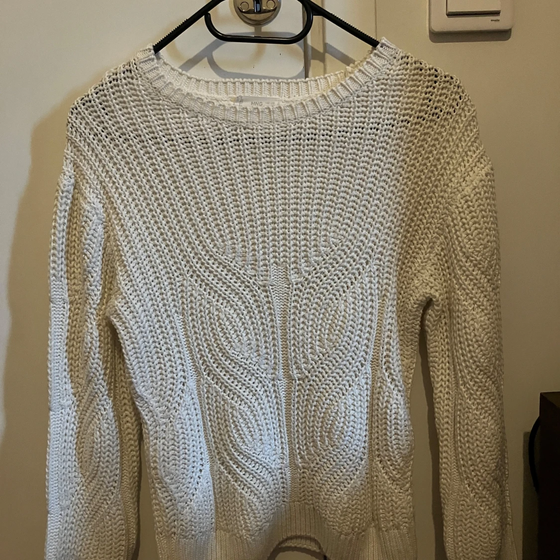 Vit stickad tröja från MNG - 2