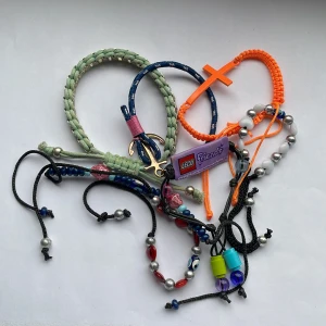 Blandade tygarmband - 7 tygarmband i olika stilar. Alla säljs tillsammans💕