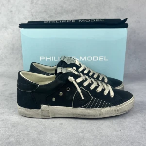 Philippe Model PRSX sneaker - – Condition: 10/10 - brand new, never used  – What is included: Box & dustbag  – Retail price: 3800 SEK