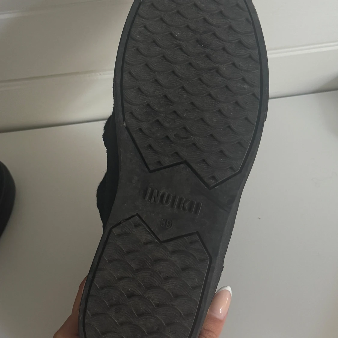 Svarta boots från Inuikii low med pälsfoder - 3