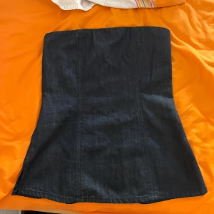  Jeans topp - Snygg jeans bandeau topp.