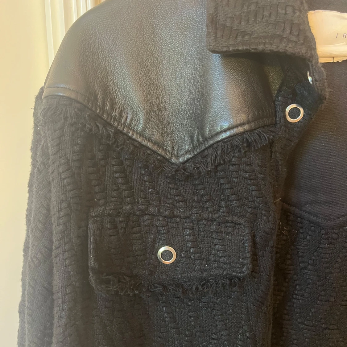 Svart overshirt från IRO med skinn - 3