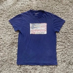 Denim Supply t shirt - Säljer denna rikigt feta denim and supply Ralph Lauren t shirten!⭐️Skick: 9,5/10!🤝 Storlek S passar S!🙌Hör gärna av er om ni har funderingar!👍