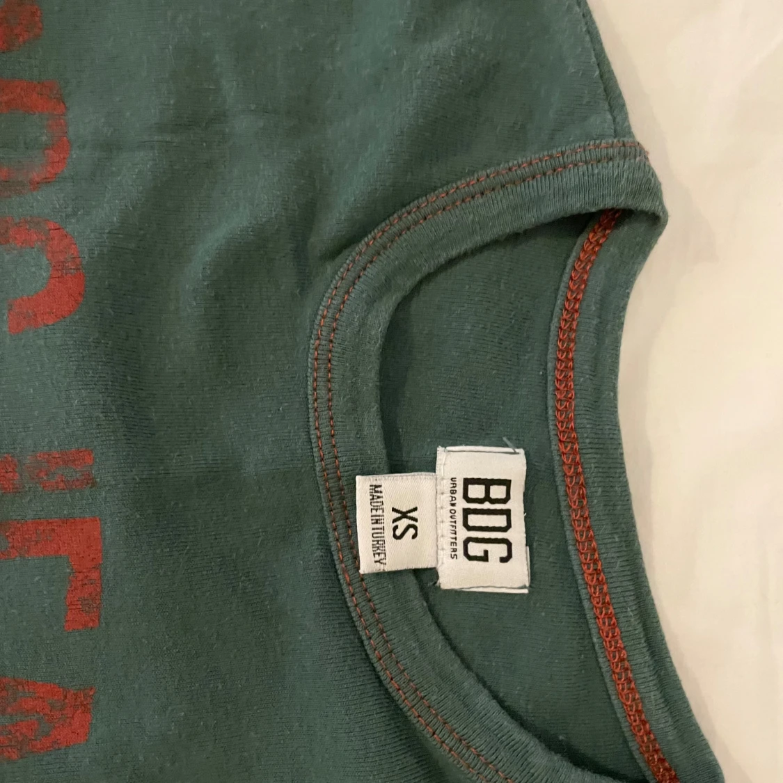 Grön t-shirt från Urban Outfitters🤍 - 2