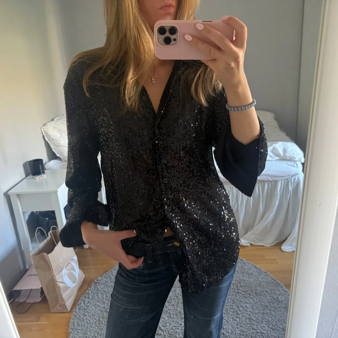 Svart paljettblus med knappar - 1