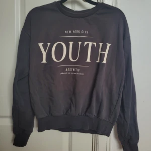 Mörkgrå tröja - Mörkgrå tröja från kappahl storlek 158/164 använd ganska många ggr.