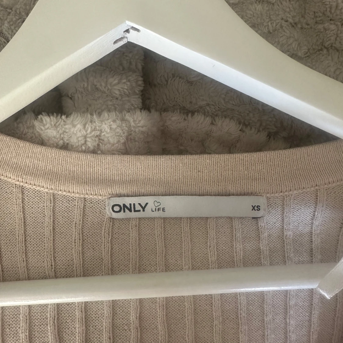Beige ribbad kofta från ONLY - 2