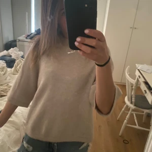 Trekvartsärmad tröja  - Jättefin Trekvartsärmad tröja från & Other Stories💖