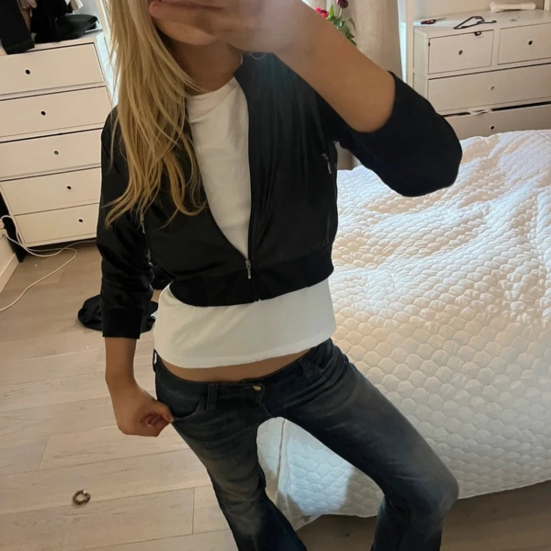 Svart croppad bomberjacka - 1