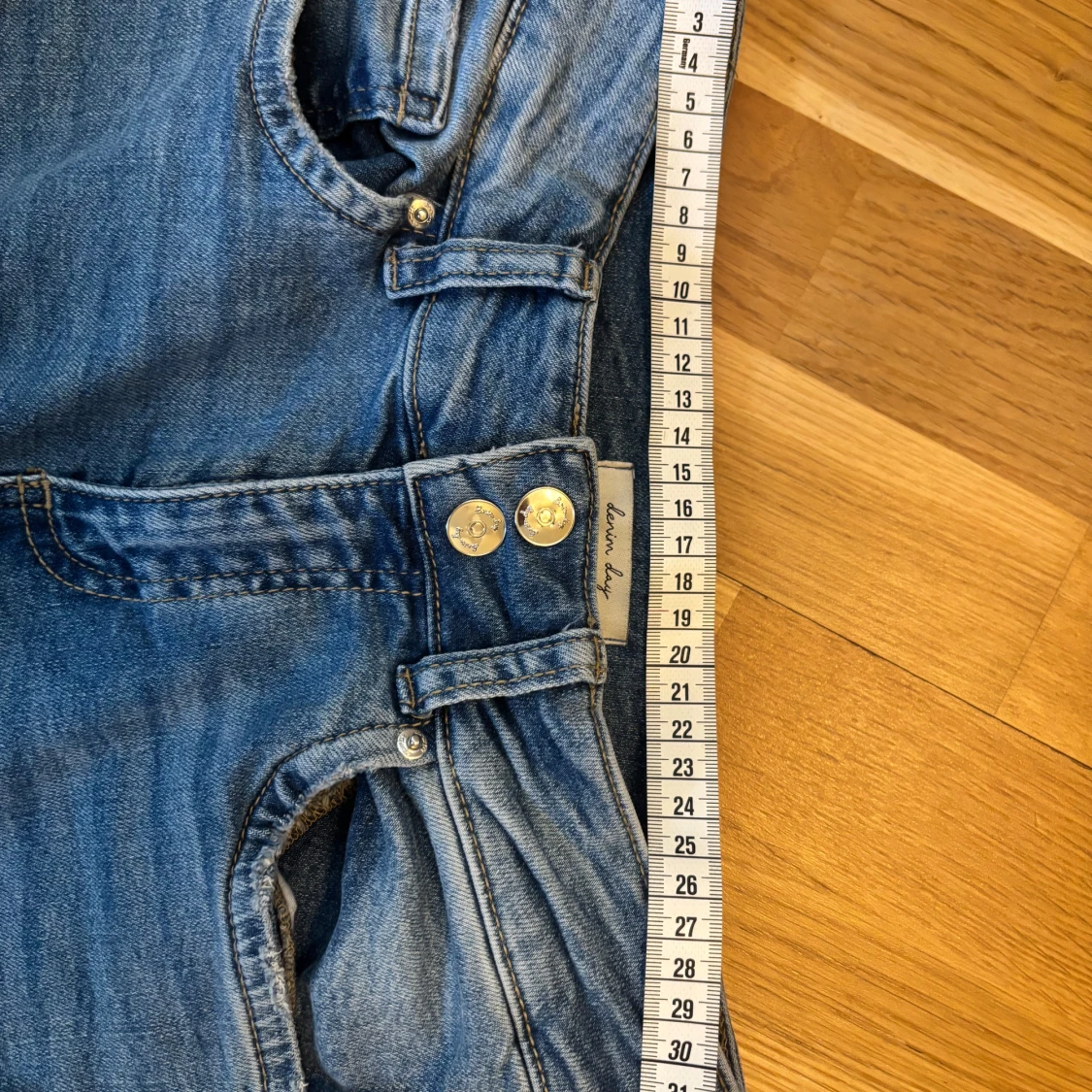 Blå bootcut jeans med paljetter - 2