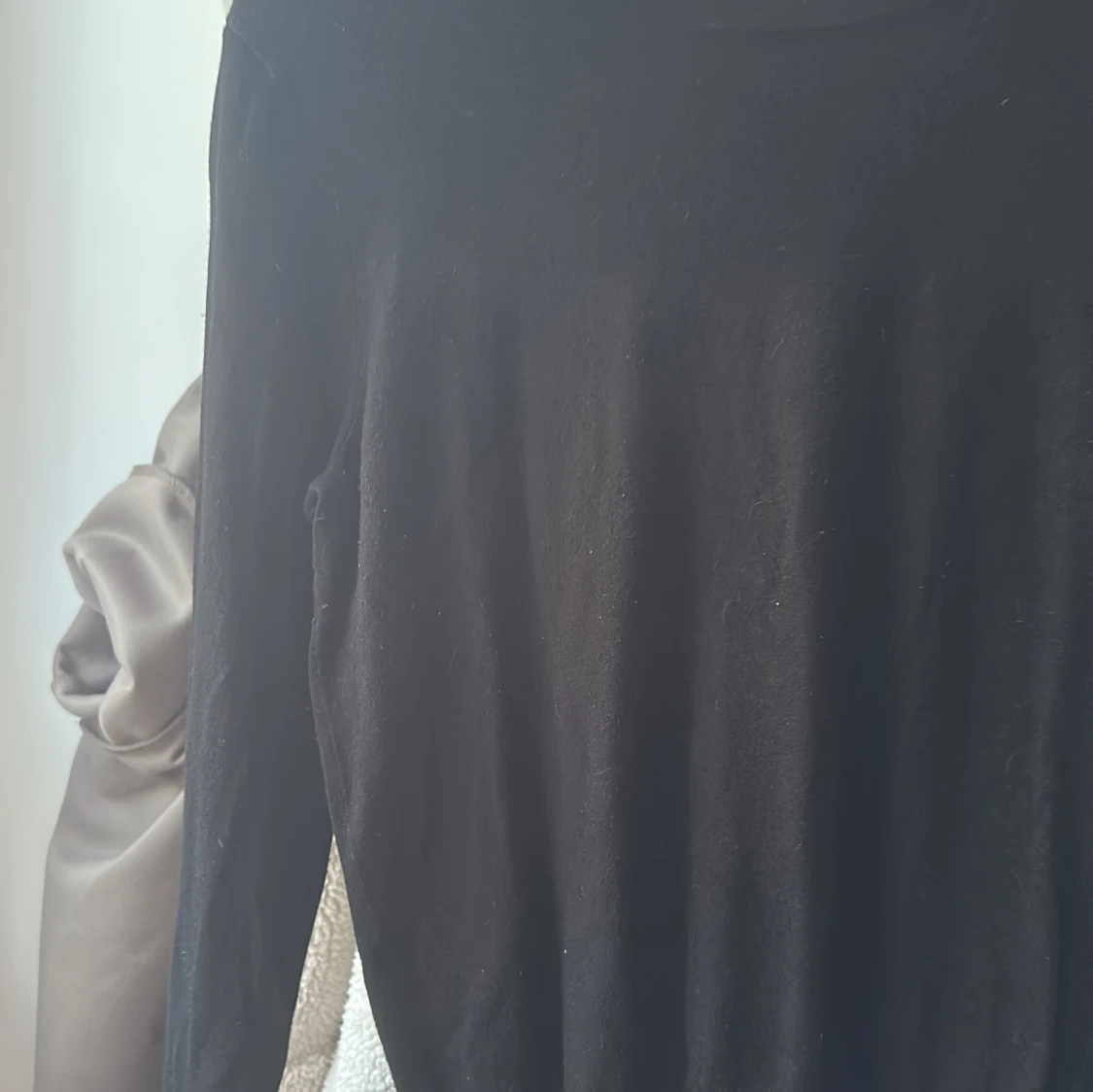 Svart långärmad tröja från Zara med knappar - 3