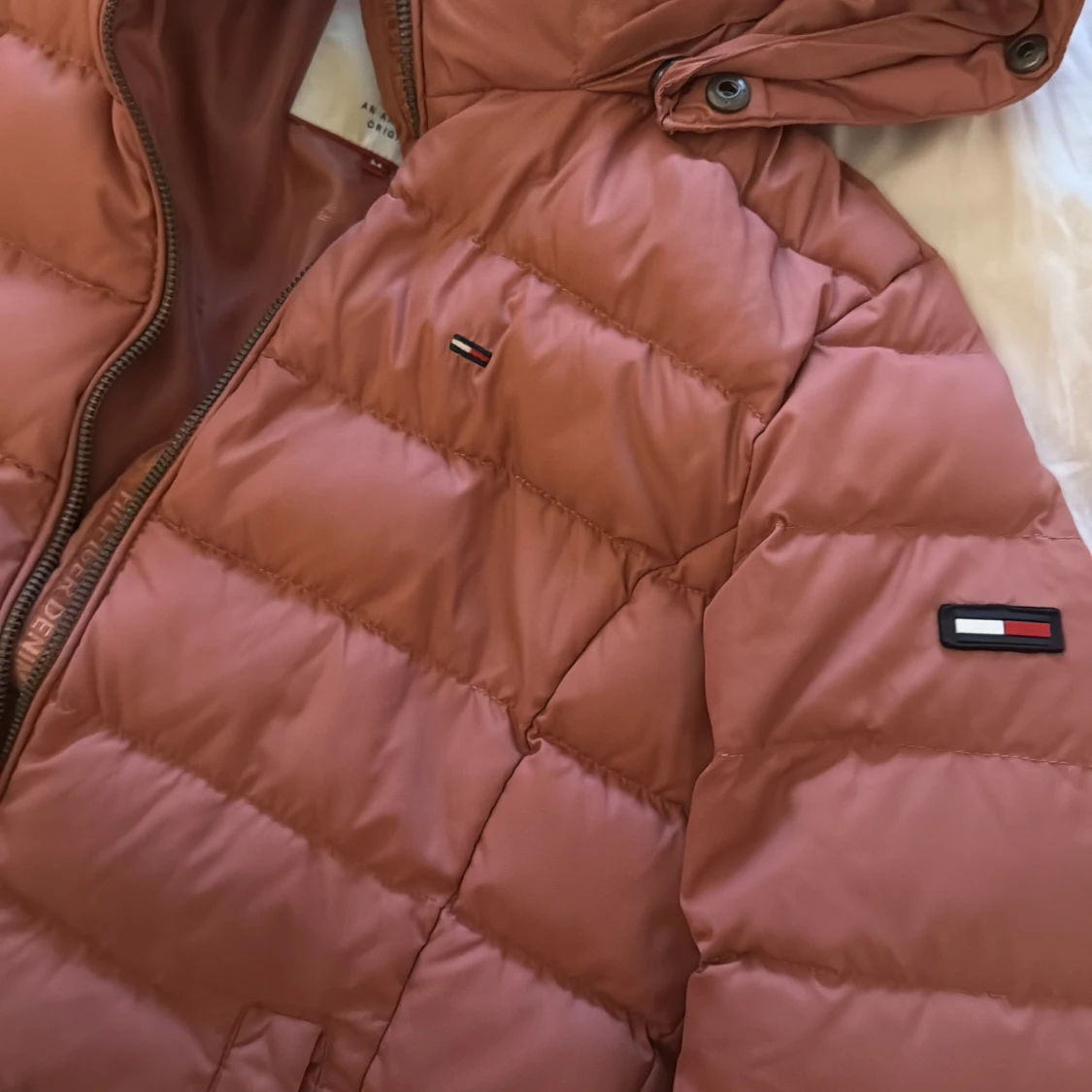 Rosa pufferjacka från Tommy Hilfiger Denim - 1