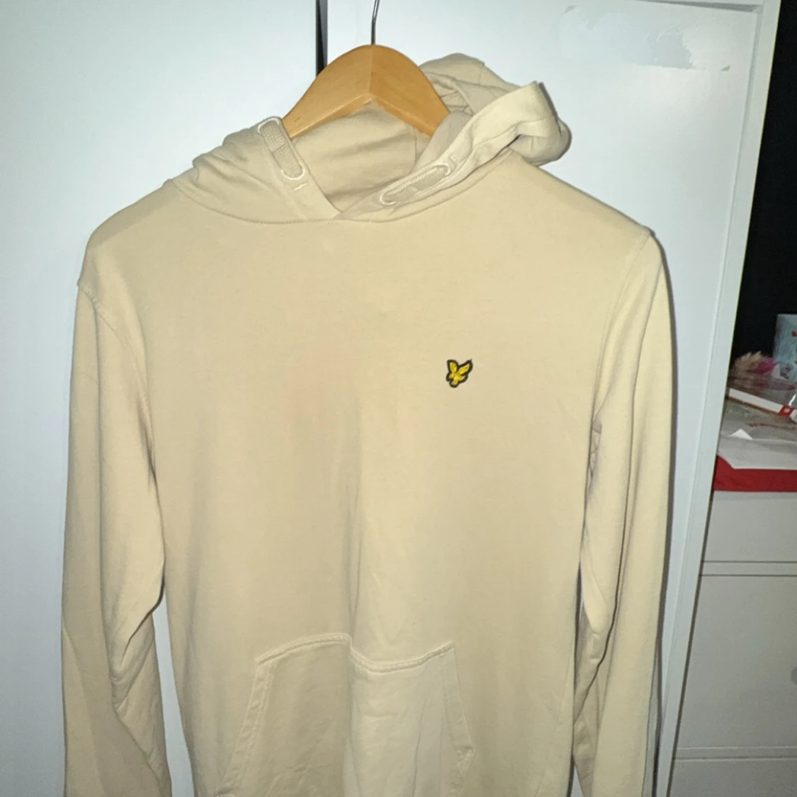 Beige hoodie från Lyle & Scott - 1