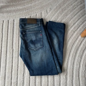 Replay Jeans   - Replay Jeans storlek W28| skick 8/10| nypris runt 1800kr mitt pris 499kr| har du frågor är det bara att skriva!