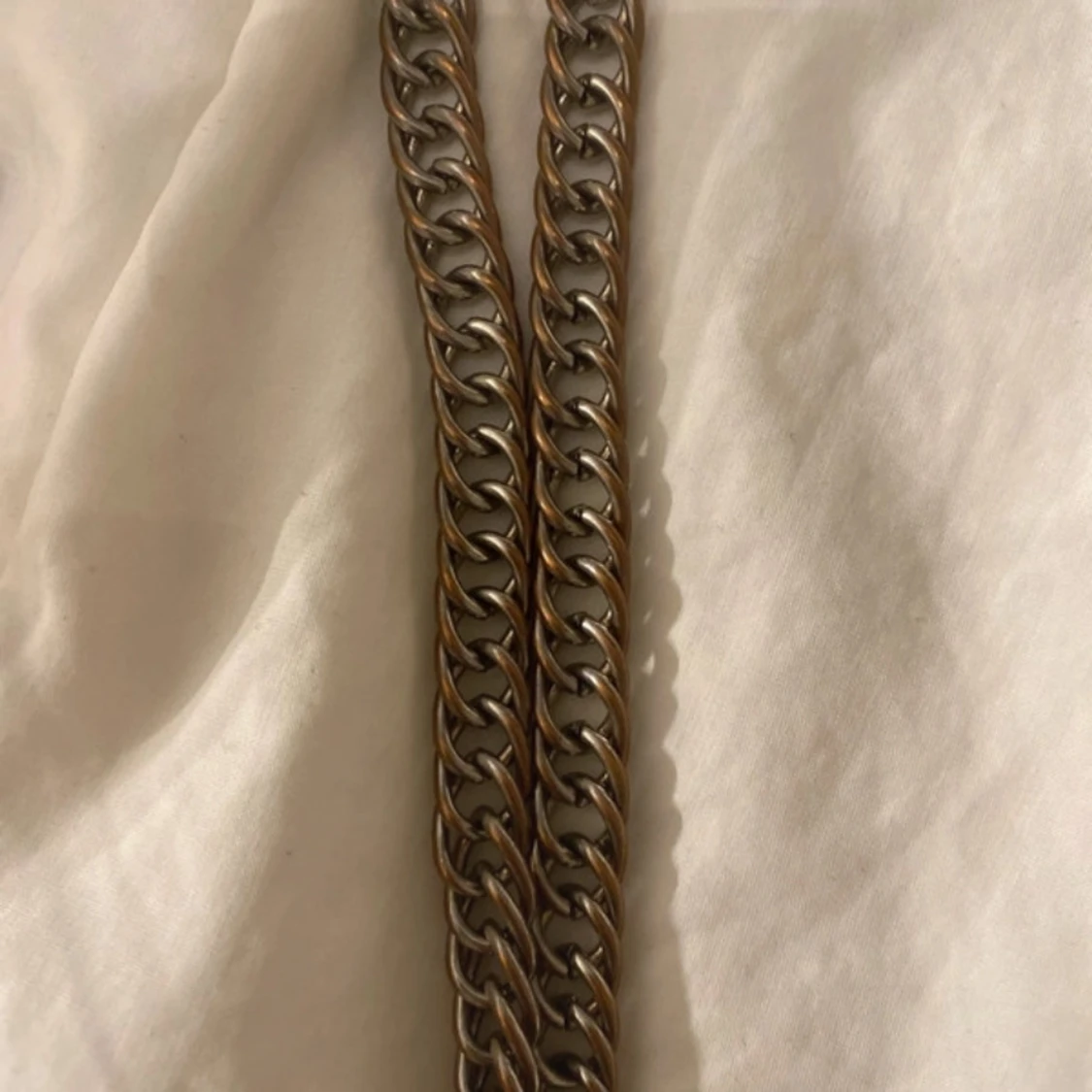 Svart quiltad axelväska från BikBok - 4