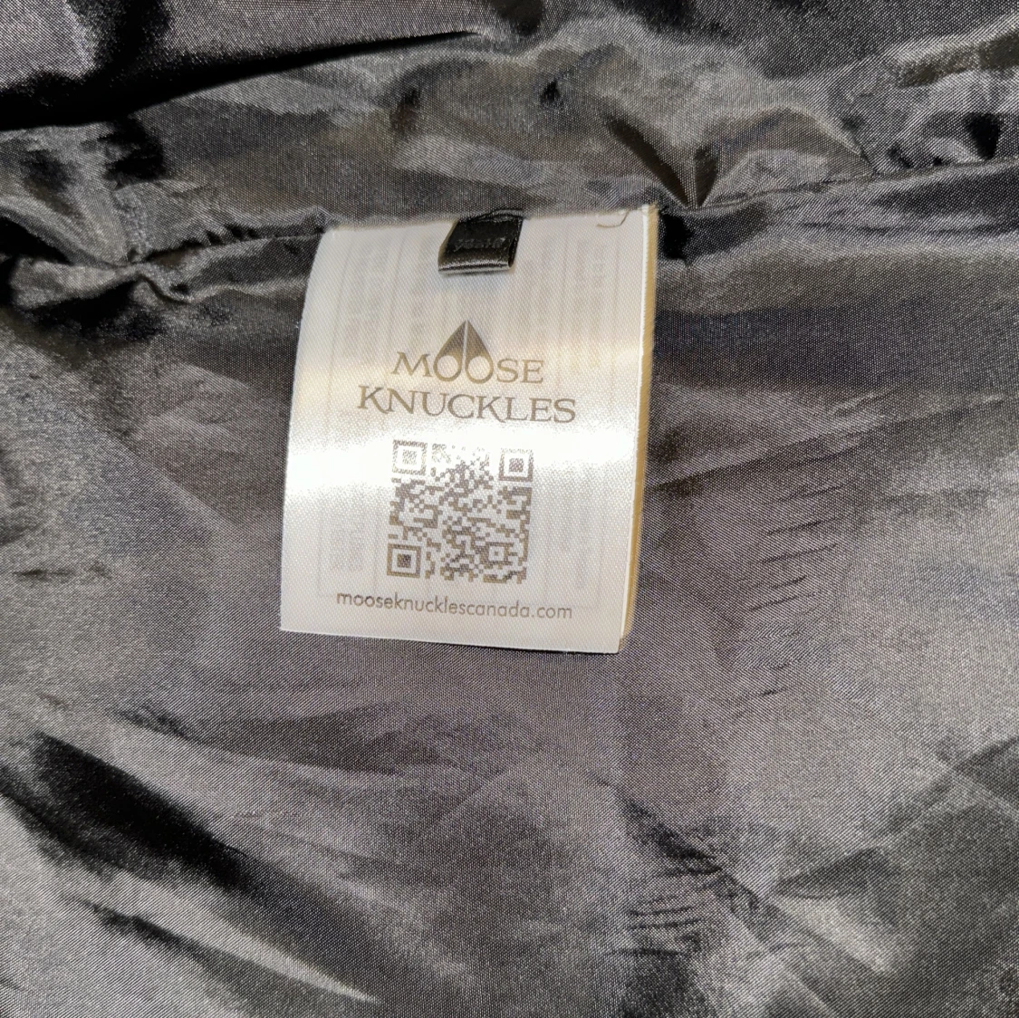 Svart dunjacka från Moose Knuckles - 3