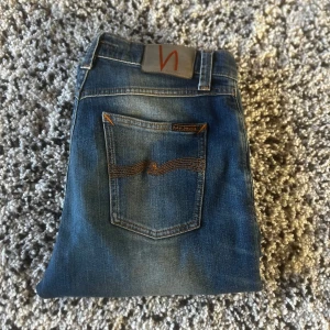Nudie jeans  - Tja, säljer ett par schyssta jeans från Nudie. Storlek W29 L32 och k bra skick. Skriv till mig vid minsta fundering. Mvh Marius 😁