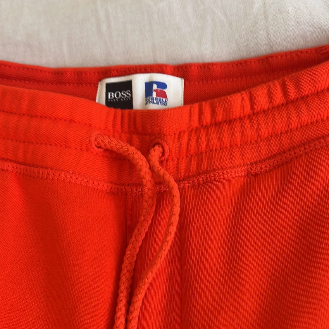 Röda mjukisbyxor från Hugo boss - 1