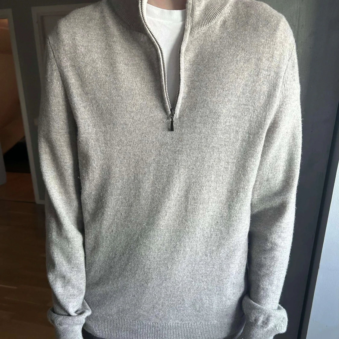 Falconeri ljusgrå Kashmir med dragkedja