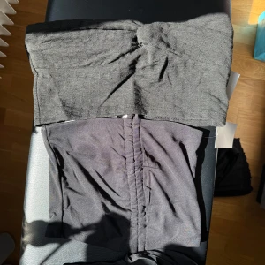 💗Två sommartoppar paketpris💗 NAKD (packagedeal) - Helt nya toppar från Na-kd. Toppen med snörning stl XS och toppen med knytning framtill stl S. Säljer då de inte passar mig.    
