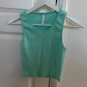 Turkost linne - Turkost linne, oanvänt i storlek M/L💕