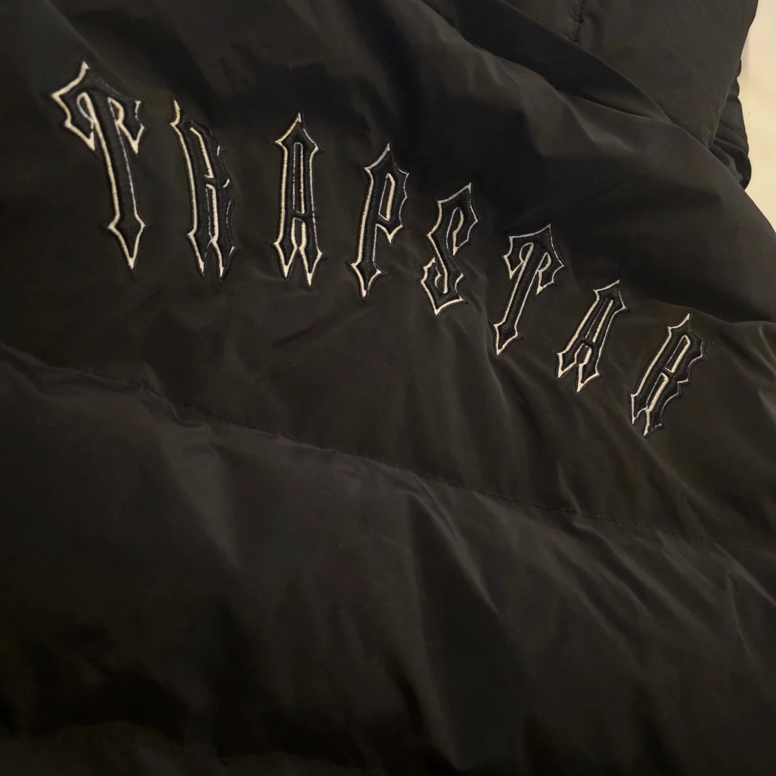 Svart pufferjacka från Trapstar - 2