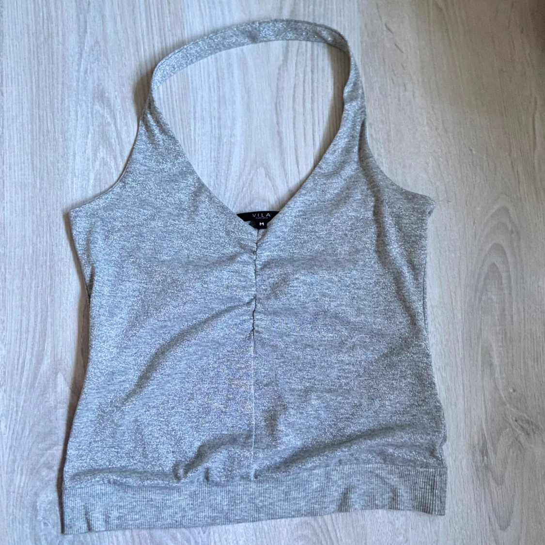 Grå glittrig halterneck-linnetopp från Vila - 2