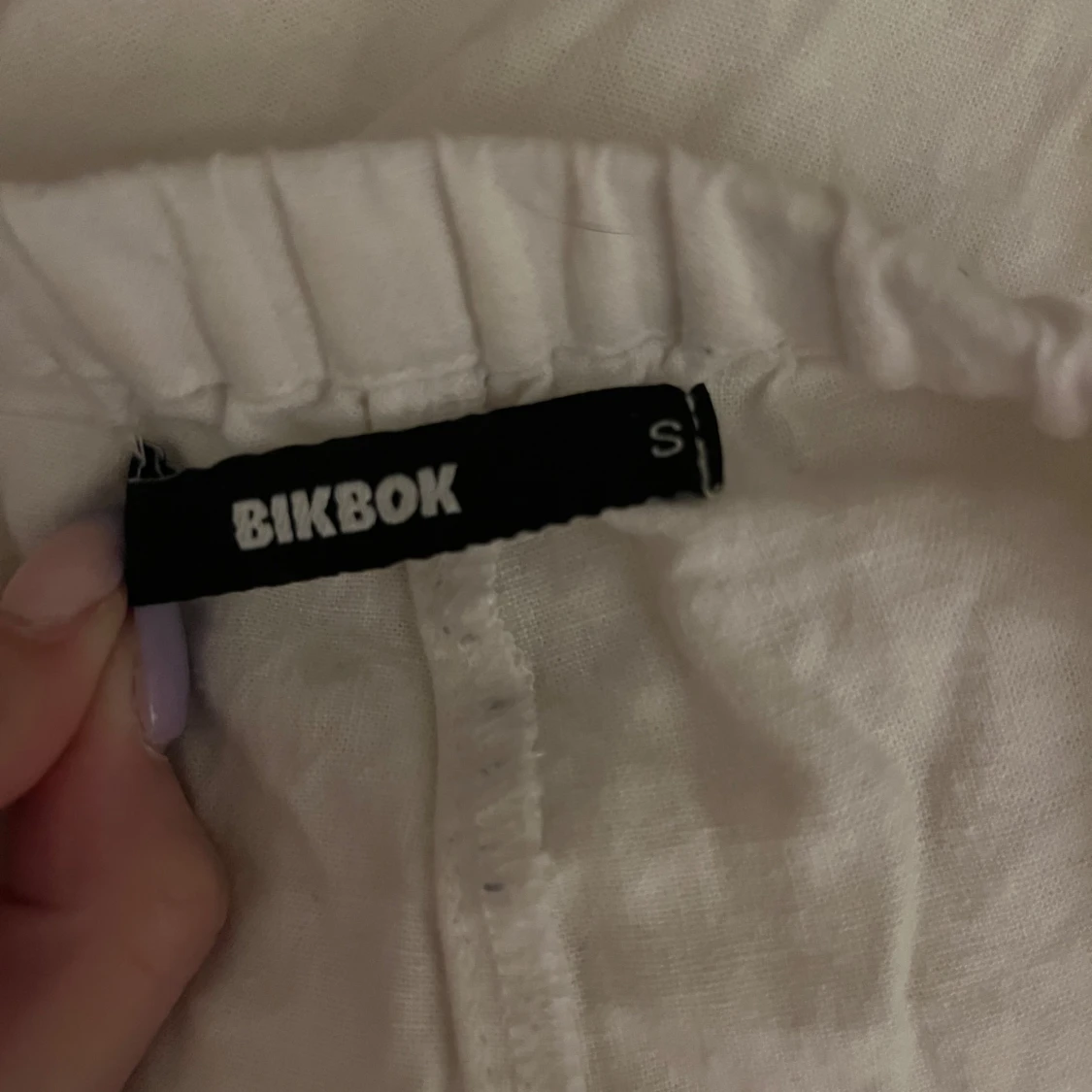 Vita linnebyxor från BikBok - 3