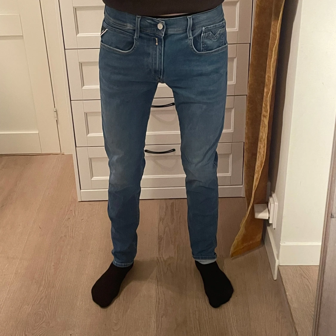 Blå slim fit jeans - 1