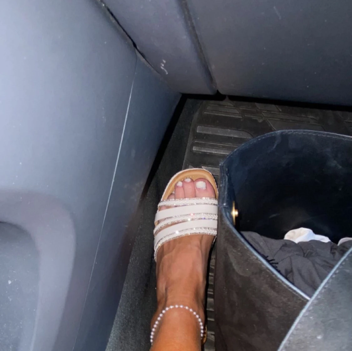 Vita sandaler med glittriga band - 1