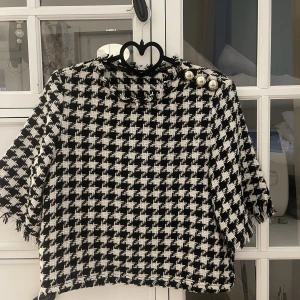 Topp - Super fin topp från mango! Strl S, använd 2 gånger!❤️