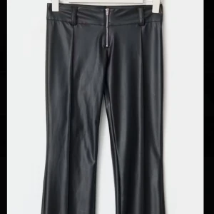 Low waist skinnbyxor - Lågmidjade skinnbyxor från gina young. I storlek 170! Passar xs-s 