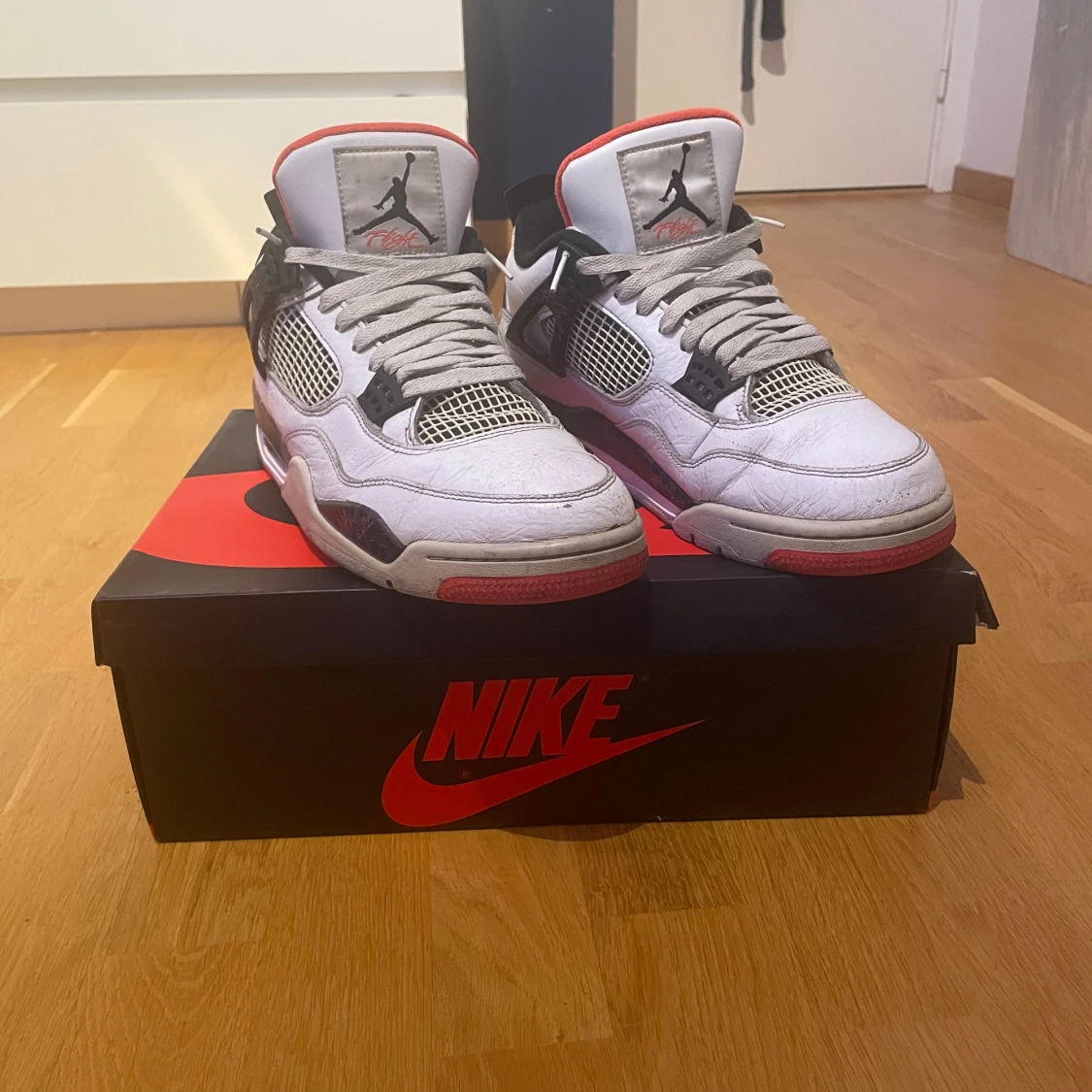 Nike Air Jordan 4 Retro Flight Nostalgia