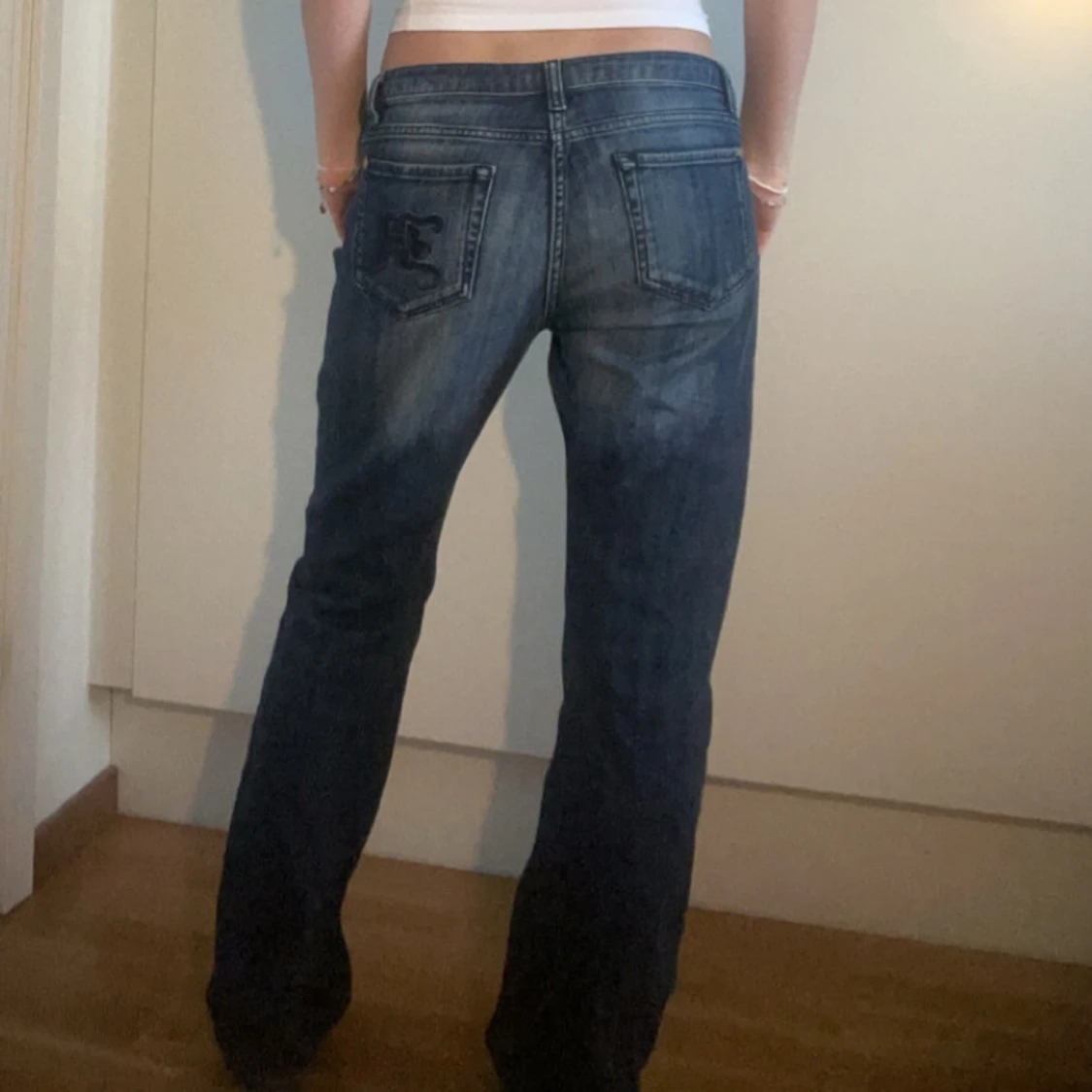 Lågmidjade jeans från Hexeline - 1